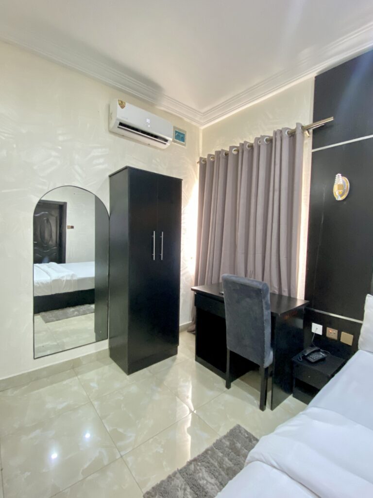 Gallery hotel room view2