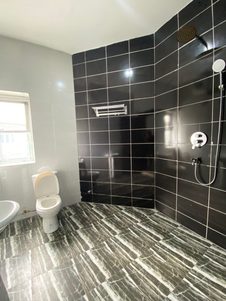 Gallery Luxury Suite bathroom picture