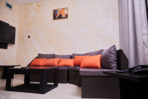 Home ibk 32 (1)